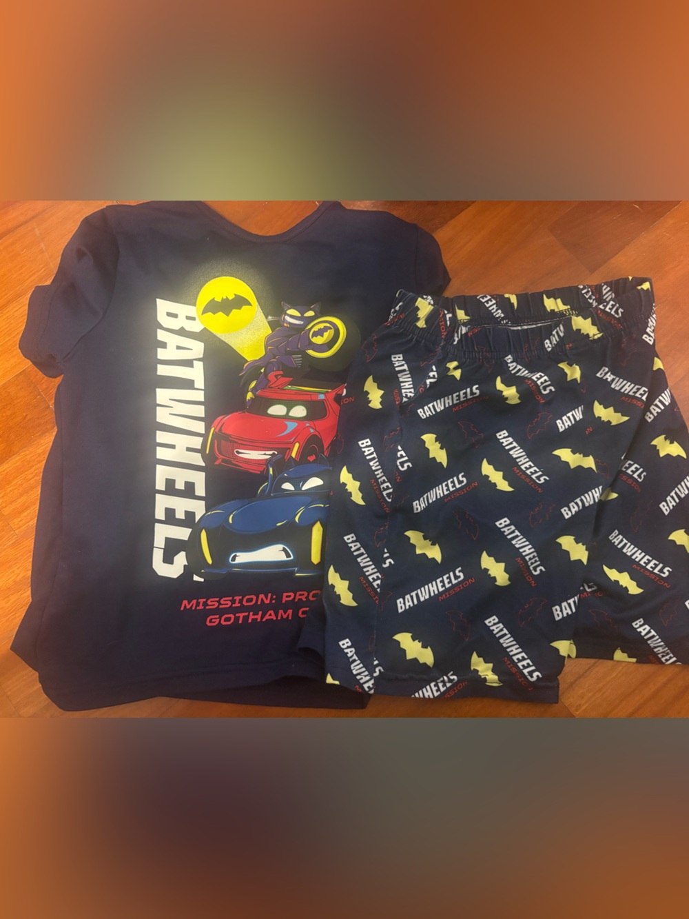 Kids DC pajama set size 5-6
